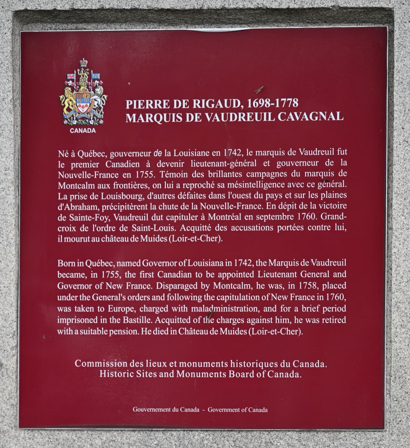 La plaque historique de Pierre de Rigaud à Vaudreuil-Dorion, érigée par la Commission des lieux et monuments historiques du Canada